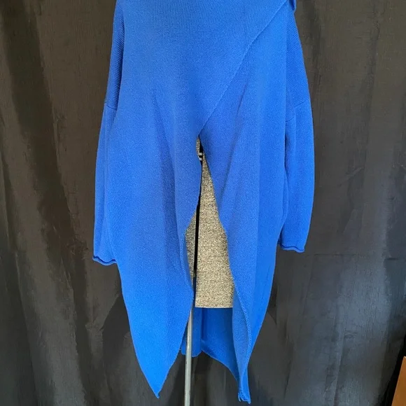 Asymmetrical chunky open front sweater - Picture 9 of 14